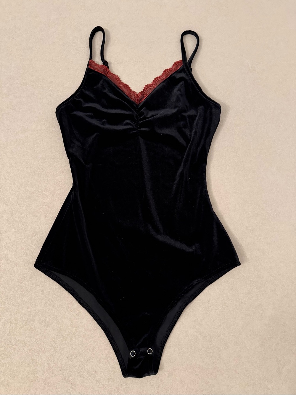 Black Velvet Burgundy Lace-Trim Bodysuit with Ruched V Neck Y2K Bear Dance Sz S